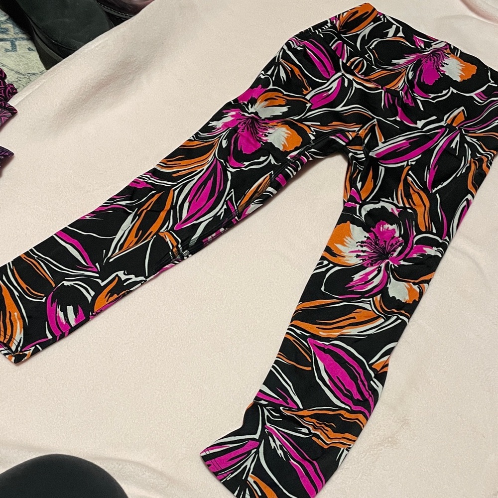 K-DEER Vibrant Abstract Leggings